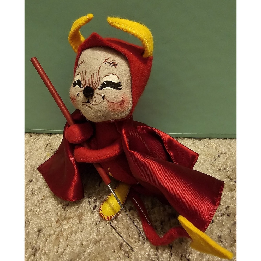 Annalee 6" Devil Mouse Holding Pitchfork 2003 Vintage